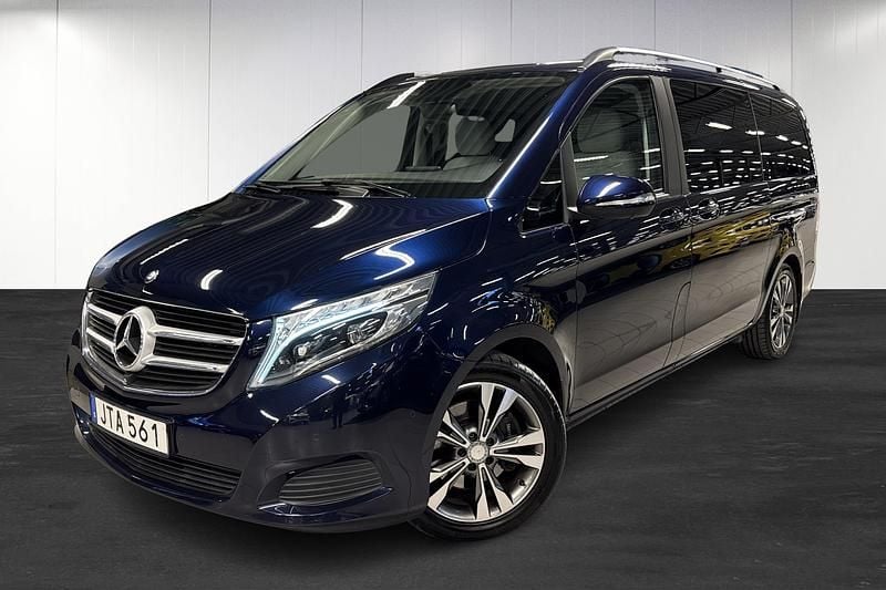 Blå Begagnad 2015 Mercedes V220 Minibuss | 349 900 kr - Bild 1/4