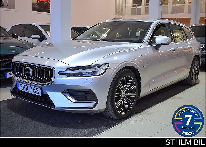 Silver Begagnad 2021 Volvo V60 Inscription Kombi | 309 000 kr (Superpris) - Bild 1/4