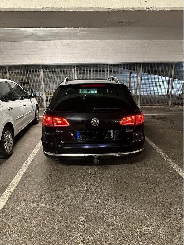 Svart Begagnad 2013 VW Passat GT Kombi | 100 000 kr (Marknadspris) - Bild 1/4