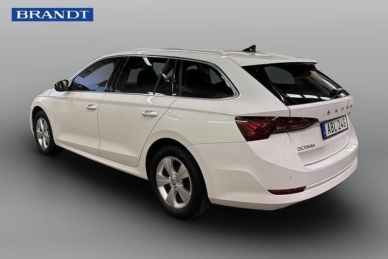 Begagnad Skoda Octavia 151 HK (111 kW) 2023 Vit Kombi