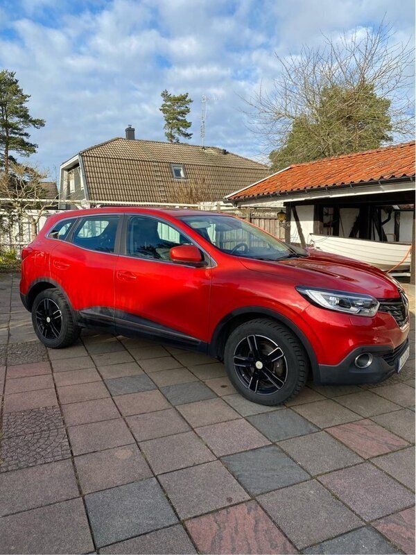 Röd Begagnad 2016 Renault Kadjar LIMITED SUV | 119 000 kr (Bra pris) - Bild 1/4