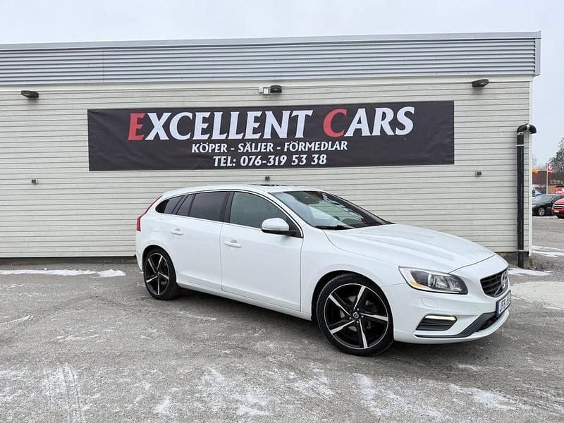 Vit Begagnad 2013 Volvo V60 R-Design Kombi | 132 900 kr (Marknadspris) - Bild 1/4