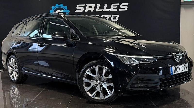 Svart Begagnad 2021 VW Golf VIII Kombi | 207 000 kr (Marknadspris) - Bild 1/4