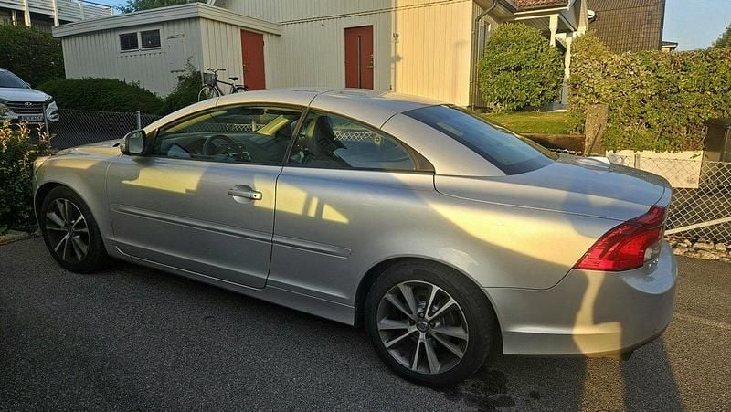 Silver Begagnad 2011 Volvo C70 Summum Cab | 79 000 kr (Superpris) - Bild 1/3