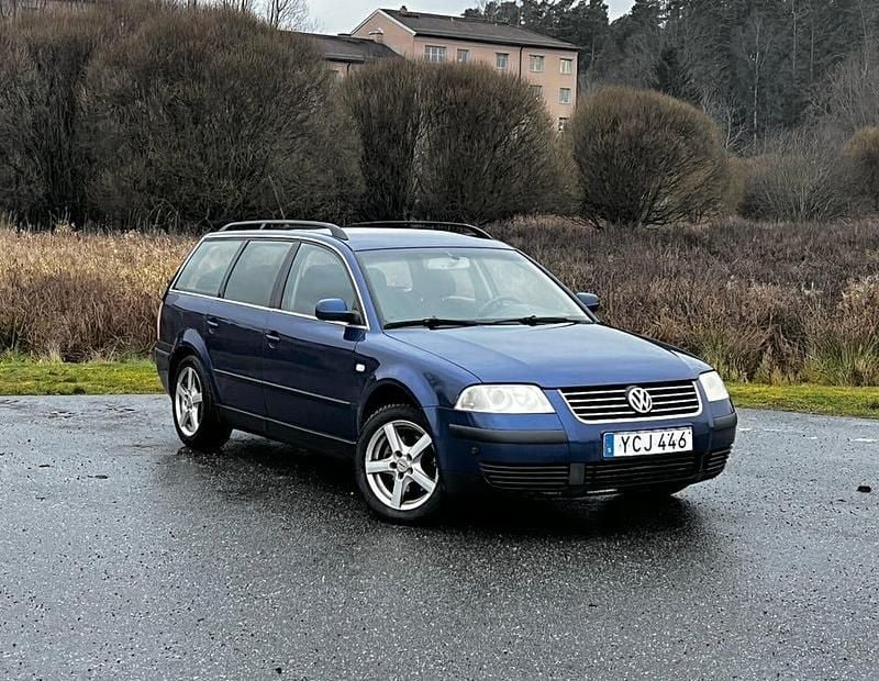 Begagnad 2004 VW Passat S Kombi | 25 000 kr (Marknadspris) - Bild 1/4