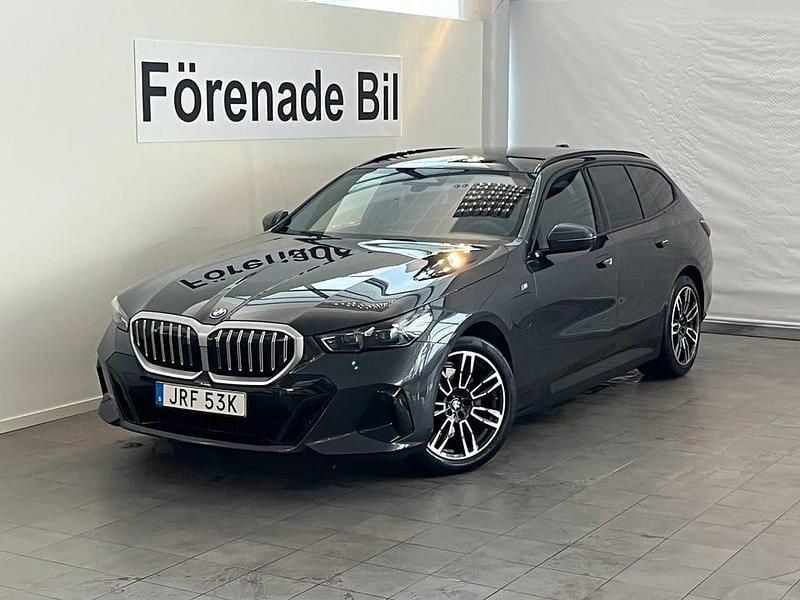 Begagnad BMW 530 M Sport 190 HK (139 kW) 2025 Sophistogrå metallic