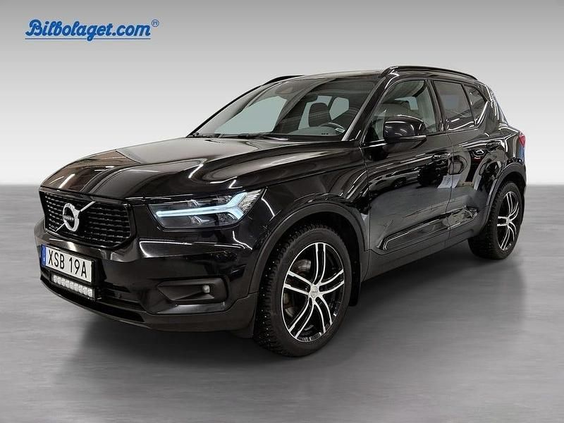Svart Begagnad 2020 Volvo XC40 R-Design SUV | 279 500 kr (Marknadspris) - Bild 1/4