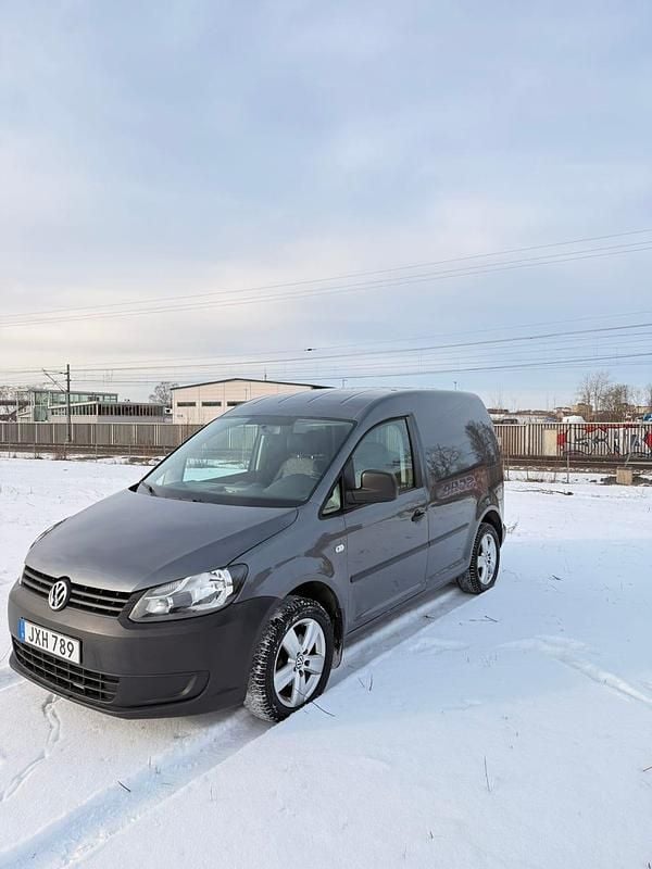 Begagnad VW Caddy 75 HK (55 kW) 2011 Minibuss