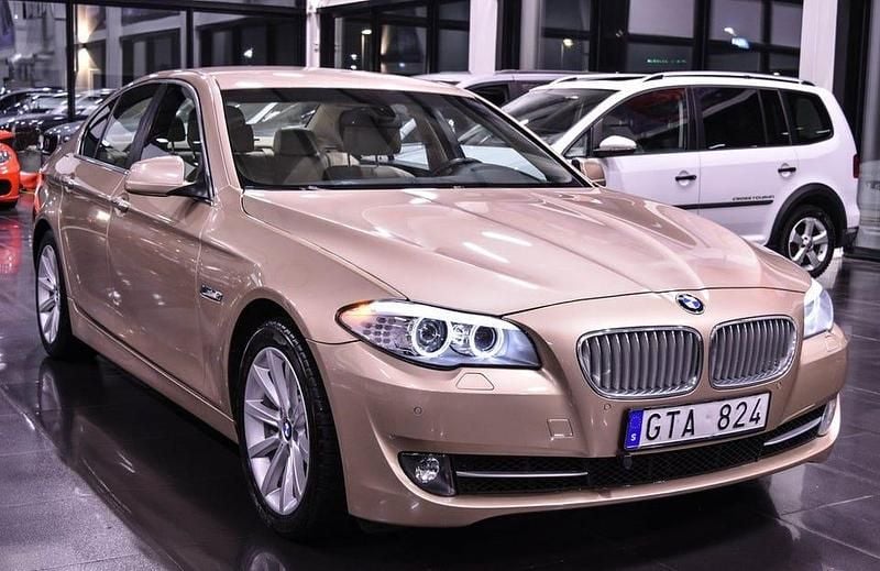 Begagnad BMW 550 408 HK (300 kW) 2012 Ljusbrun Sedan