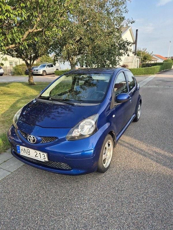 Blå Begagnad 2008 Toyota Aygo Halvkombi | 25 000 kr (Marknadspris) - Bild 1/4
