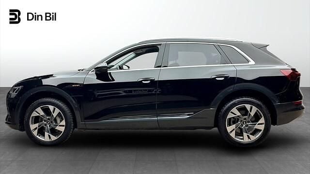 Begagnad Audi e-tron Proline 300 kW (408 HK) 2022 Brilliantsvart SUV