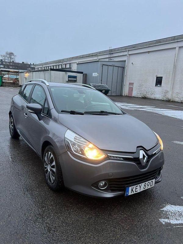 Begagnad Renault Clio IV 90 HK (66 kW) 2016 Grå Kombi