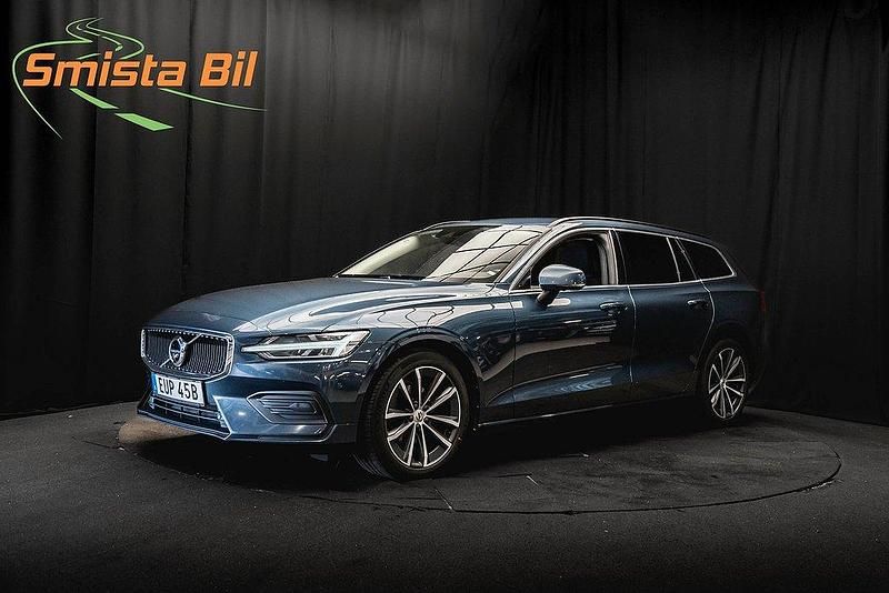 Mörkblå Begagnad 2021 Volvo V60 Kombi | 244 400 kr (Marknadspris) - Bild 1/3