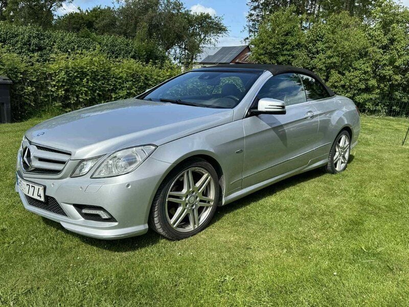 Silver Begagnad 2011 Mercedes E250 AMG Cab | 240 000 kr - Bild 1/4