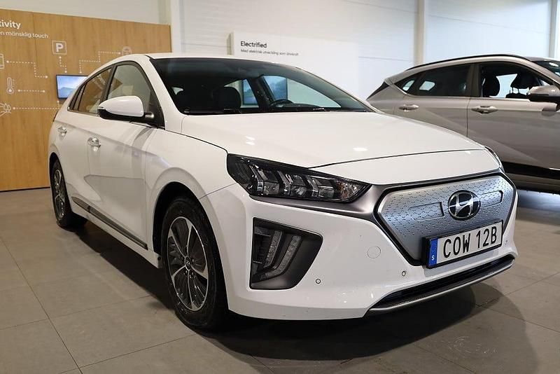 Begagnad Hyundai Ioniq Premium 100 kW (136 HK) 2019 Vit Halvkombi