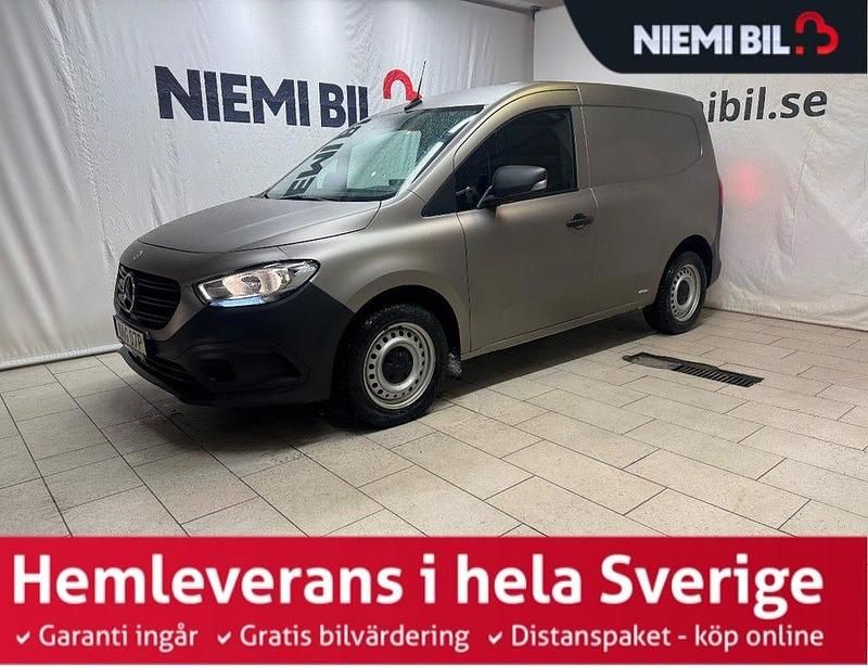 Vit Begagnad 2022 Mercedes Citan 110 Van | 144 900 kr (Superpris) - Bild 1/3