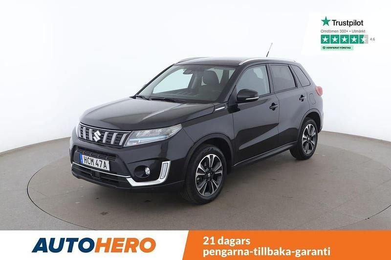 Svart Begagnad 2024 Suzuki Vitara SUV | 299 000 kr (Marknadspris) - Bild 1/4