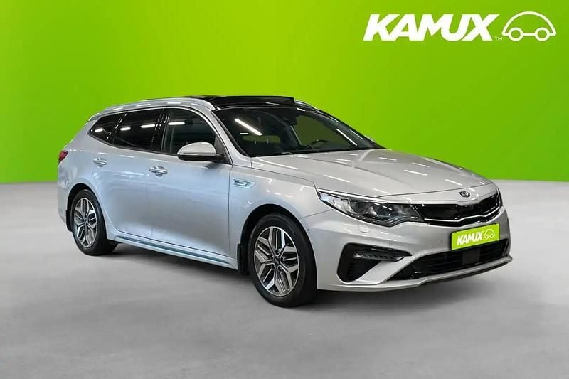 Silver/grå Begagnad 2020 Kia Optima Hybrid 2 Sedan | 218 700 kr (Marknadspris) - Bild 1/4
