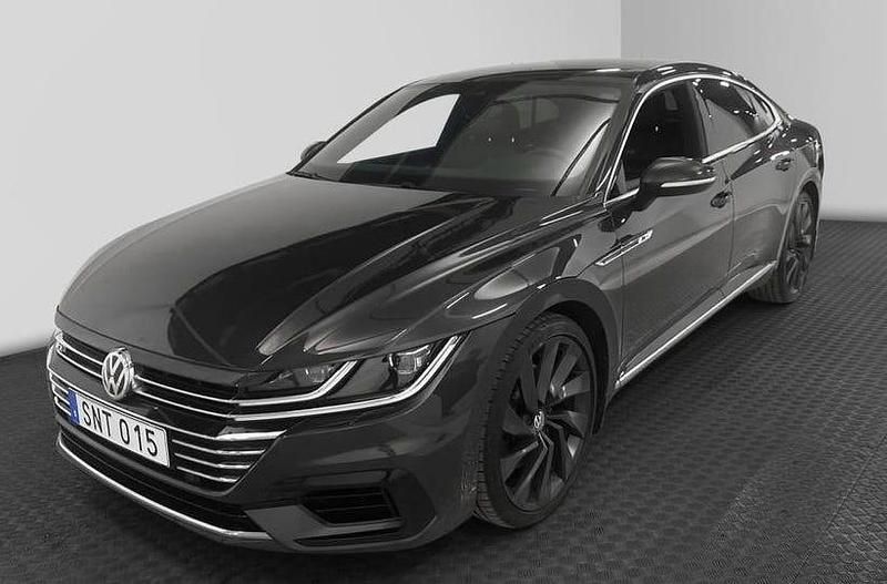 Grey metallic Begagnad 2018 VW Arteon Halvkombi | 249 000 kr (Marknadspris) - Bild 1/4
