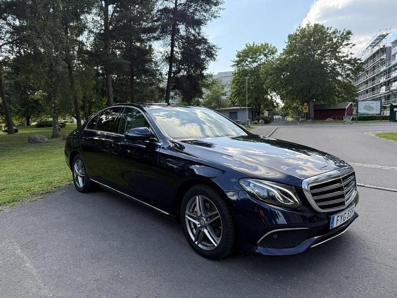 Blå Begagnad 2017 Mercedes E220 Exclusive Sedan | 230 000 kr (Marknadspris) - Bild 1/4