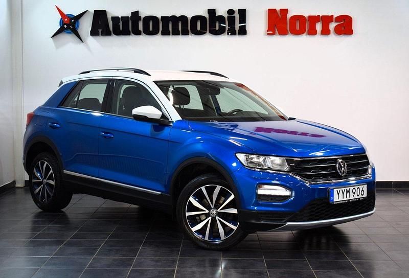 Blå (blå metallic) Begagnad 2018 VW T-Roc SUV | 154 900 kr (Marknadspris) - Bild 1/2