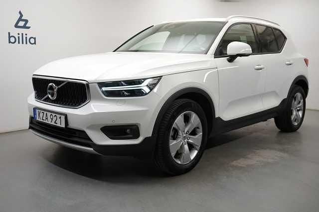 Vit Begagnad 2018 Volvo XC40 Momentum SUV | 239 900 kr (Marknadspris) - Bild 1/3