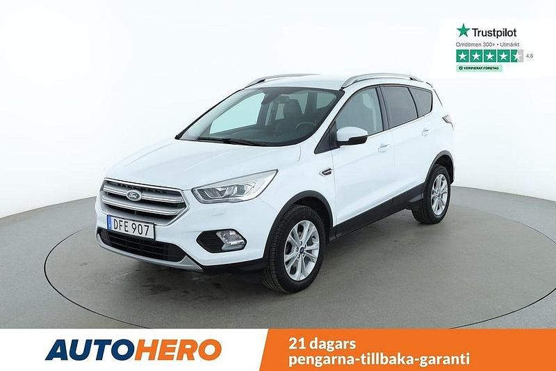 Vit Begagnad 2018 Ford Kuga SUV | 170 000 kr (Marknadspris) - Bild 1/4