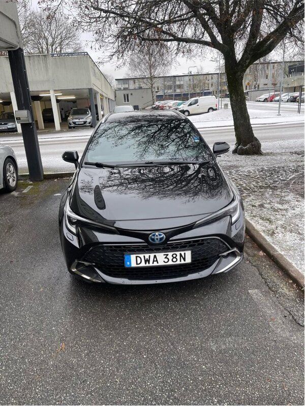 Svart Begagnad 2023 Toyota Corolla Style Kombi | 237 000 kr (Superpris) - Bild 1/4