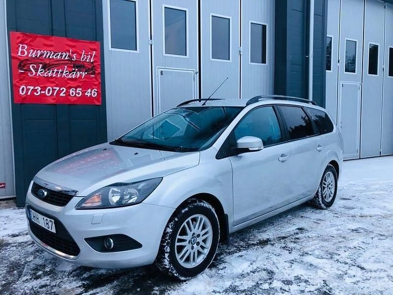 Grå Begagnad 2009 Ford Focus Titanium Kombi | 37 500 kr (Marknadspris) - Bild 1/4