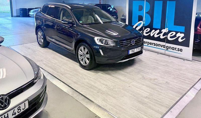 Grå Begagnad 2017 Volvo XC60 Summum SUV | 214 000 kr (Marknadspris) - Bild 1/4