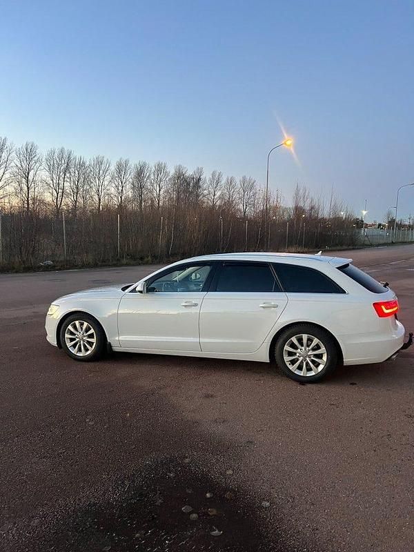 Begagnad Audi A6 Proline 190 HK (139 kW) 2014 Vit Kombi