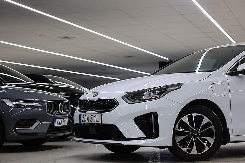 Begagnad Kia Ceed Sportswagon Advance 105 HK (77 kW) 2021 Vit Kombi