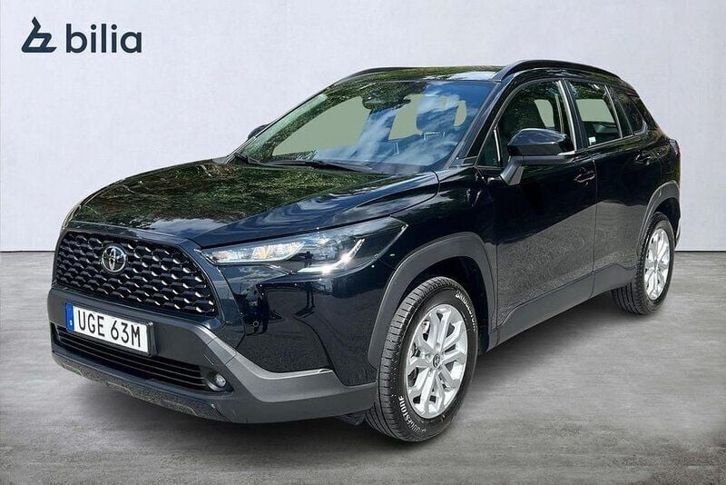 Svart Begagnad 2024 Toyota Corolla Cross Active SUV | 399 900 kr (Marknadspris) - Bild 1/3