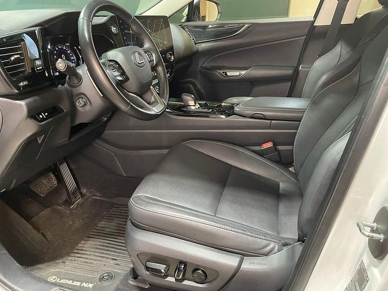 Begagnad Lexus NX350h Business Edition 242 HK (177 kW) 2022 Vit SUV