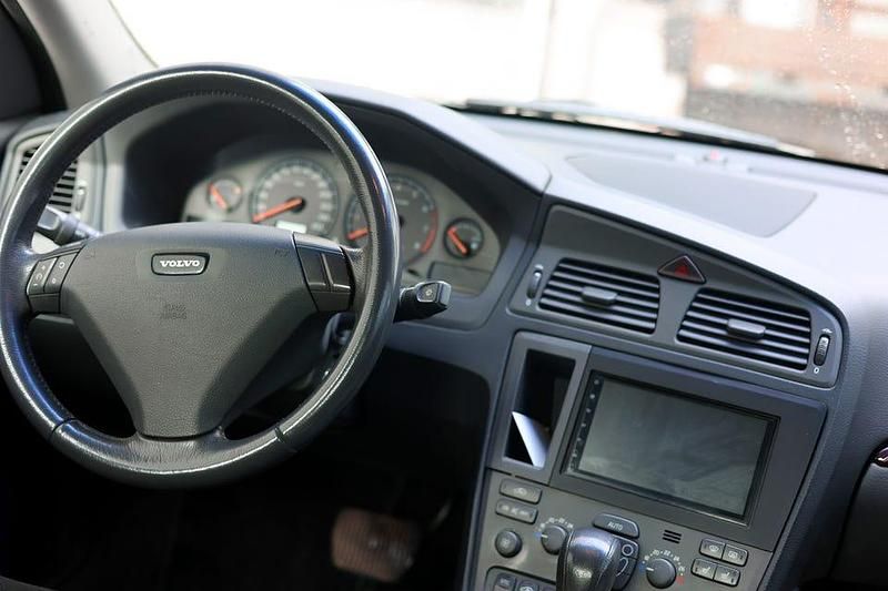 Begagnad Volvo S60 200 HK (147 kW) 2001 Guldfärg Sedan