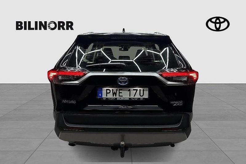 Begagnad Toyota RAV4 Hybrid Active 224 HK (164 kW) 2023 Svart SUV