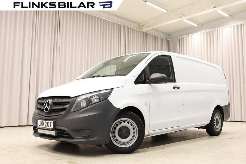 Vit Begagnad 2020 Mercedes Vito Minibuss | 199 900 kr (Marknadspris) - Bild 1/4