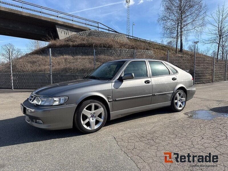 Ljusgrå Begagnad 2000 Saab 9-3 Aero Halvkombi | 1 000 kr - Bild 1/4