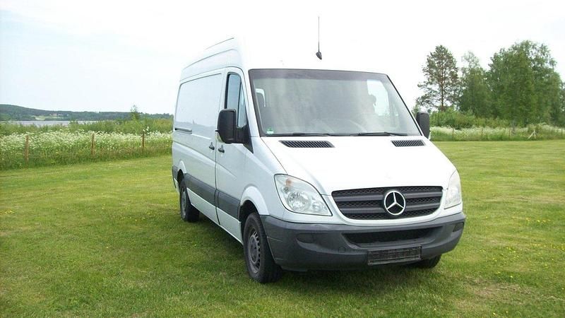 Vit Begagnad 2008 Mercedes Sprinter Van | 71 000 kr (Superpris) - Bild 1/4