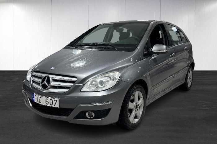 Silver (silvermetallick ) Begagnad 2011 Mercedes B180 Minibuss | 49 500 kr (Marknadspris) - Bild 1/4