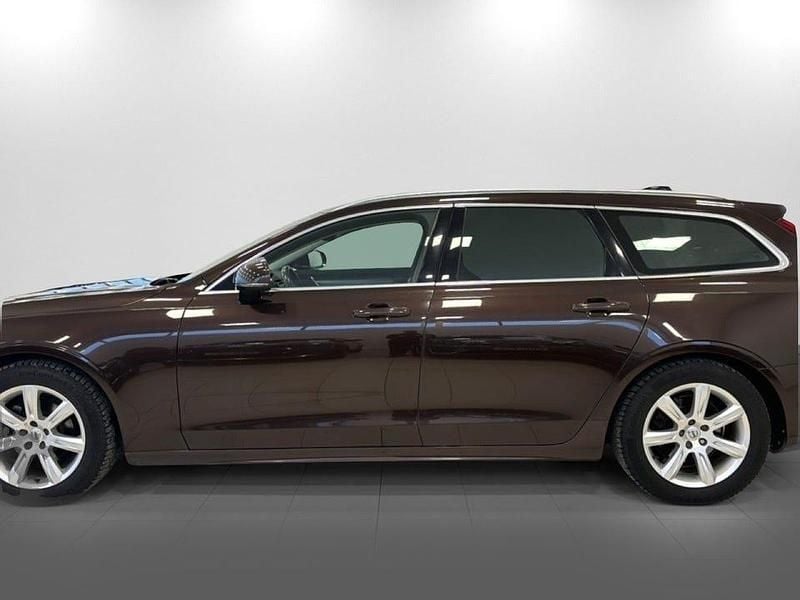 Begagnad Volvo V90 190 HK (139 kW) 2019 Mörkbrun Kombi