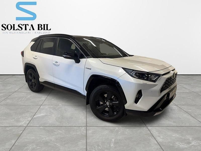 Vit Begagnad 2019 Toyota RAV4 Hybrid Style SUV | 359 000 kr (Marknadspris) - Bild 1/4