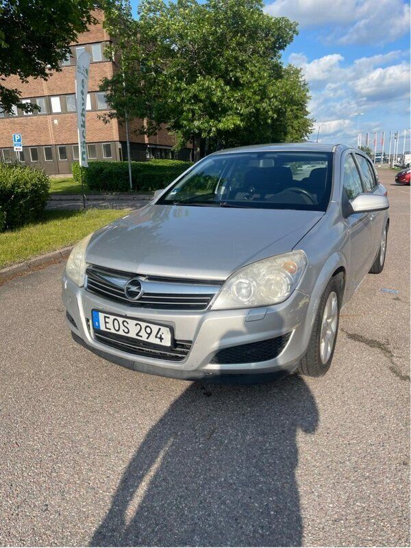 Grå Begagnad 2008 Opel Astra Halvkombi | 12 900 kr (Bra pris) - Bild 1/4