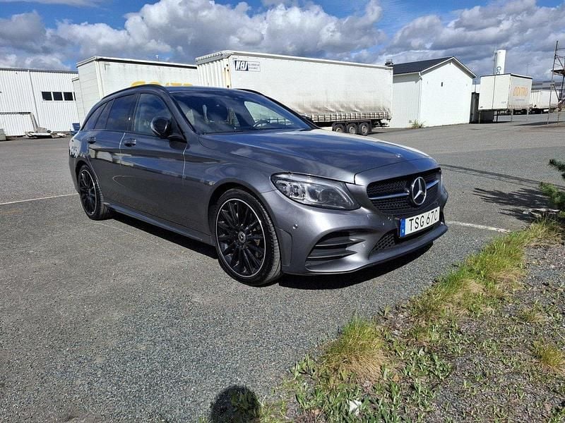 Begagnad 2021 Mercedes C220 AMG Kombi | 279 000 kr (Superpris) - Bild 1/4