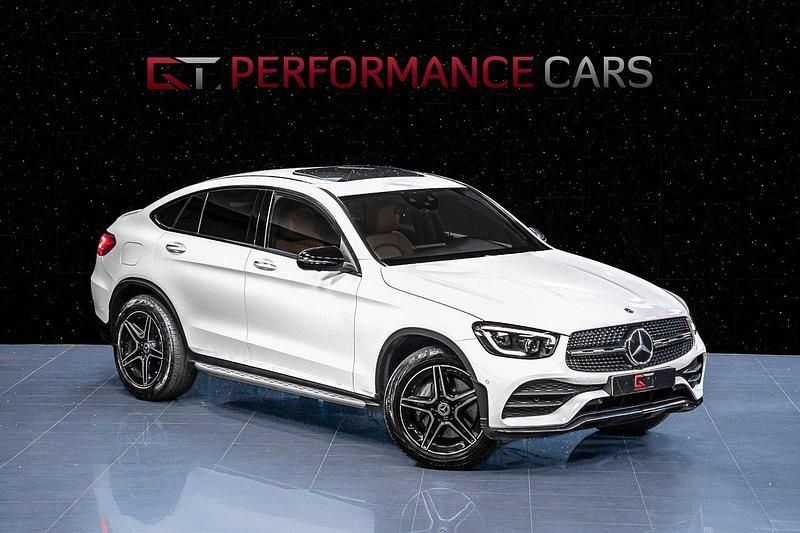 Polar white Begagnad 2021 Mercedes GLC400d AMG Sportkupé | 569 900 kr (Marknadspris) - Bild 1/3