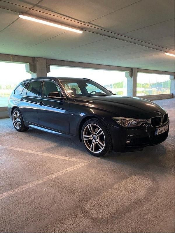 Svart Begagnad 2017 BMW 318 M Sport Kombi | 149 000 kr (Marknadspris) - Bild 1/4