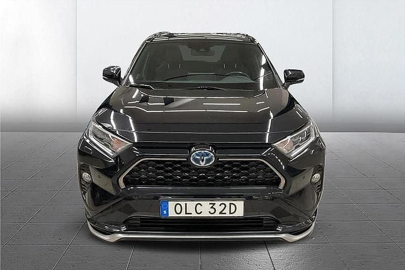 Svart Begagnad 2021 Toyota RAV4 Hybrid Edition SUV | 364 900 kr (Marknadspris) - Bild 1/3