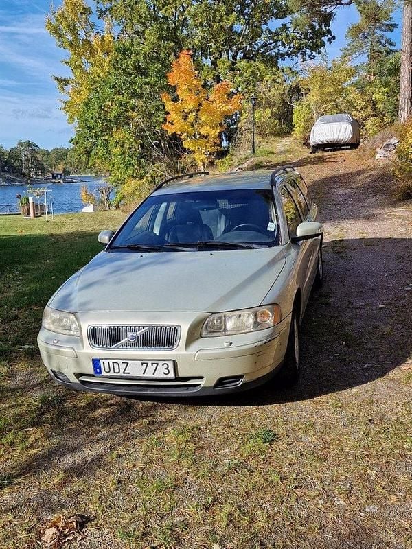 Brun Begagnad 2007 Volvo V70 Kinetic Kombi | 18 000 kr (Superpris) - Bild 1/4