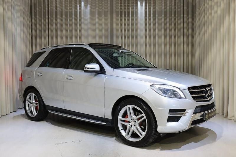 Silver Begagnad 2013 Mercedes ML350 AMG line SUV | 199 900 kr (Lite dyr) - Bild 1/4