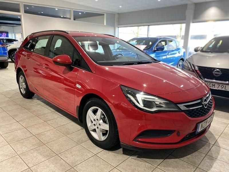 Begagnad Opel Astra Enjoy 125 HK (91 kW) 2016 Röd Kombi